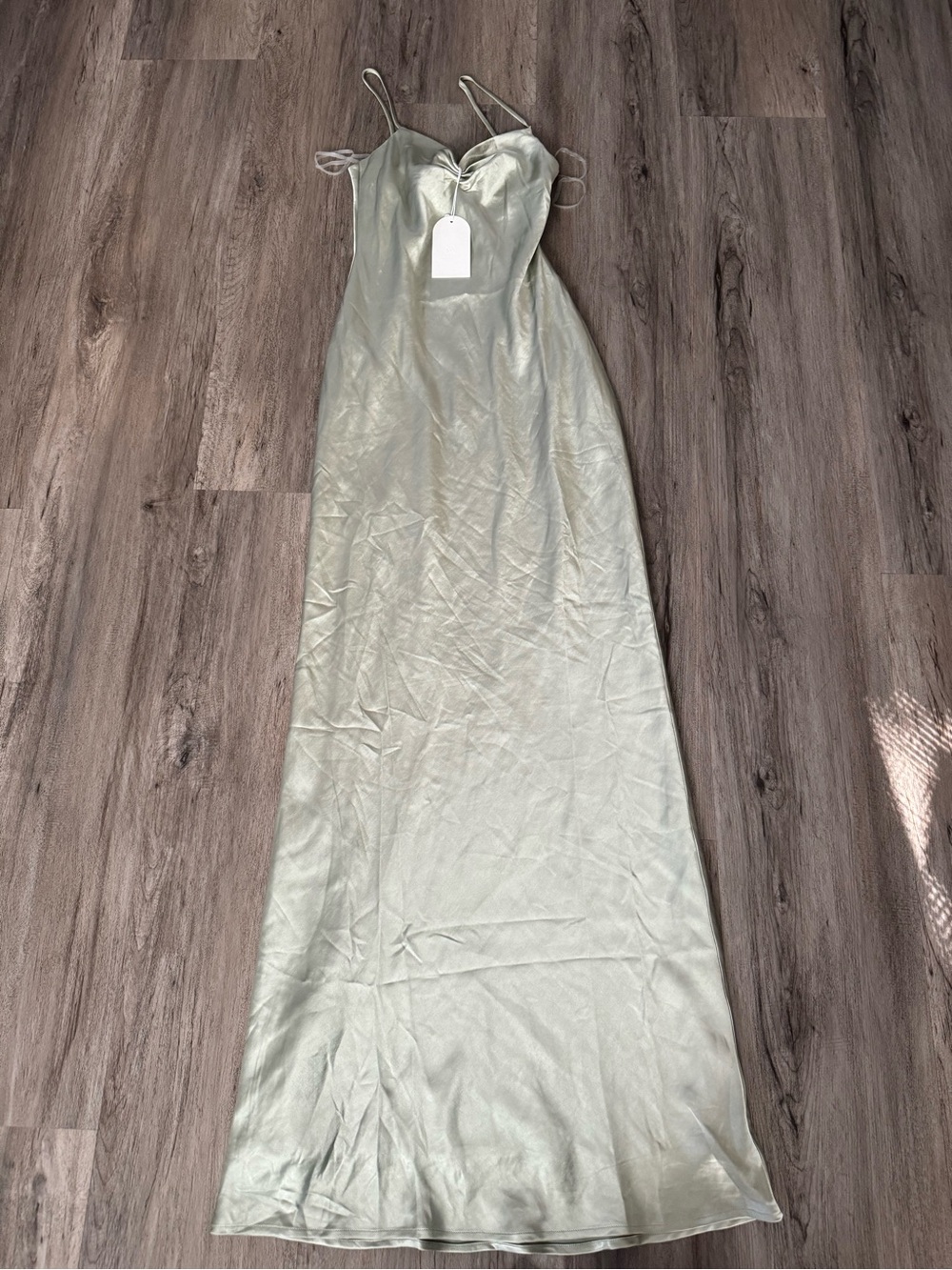 Meshki Lilly
Sweetheart Satin Maxi Dress